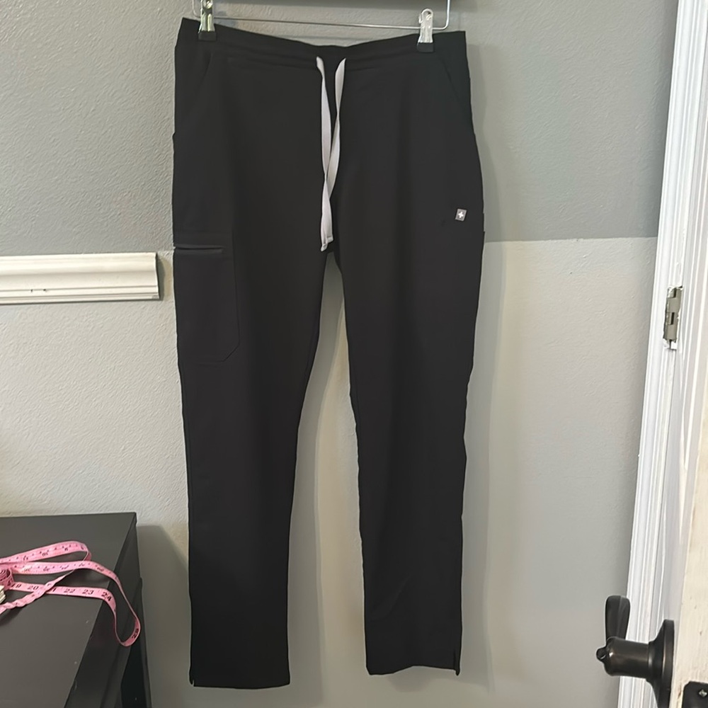 Figs Technical Collection scrub pants #375